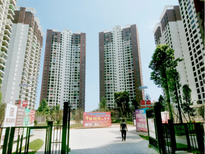華喆仿石漆-工程案例 | 臨滄市強(qiáng)力建筑集團(tuán)金旭之光、金柏之春